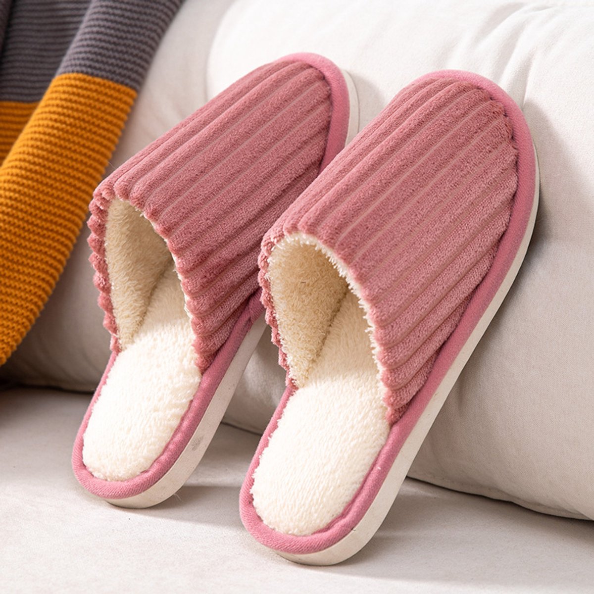 Slippers - 2 Pieces - women's slippers - men's slippers - House shoes - Grey men's slippers size 43-44 - Pink women's slippers size 39-40 - Couples - Nice and soft - Comfeet - Non-slip - Unisex - for autumn and winter - Pink and Grey