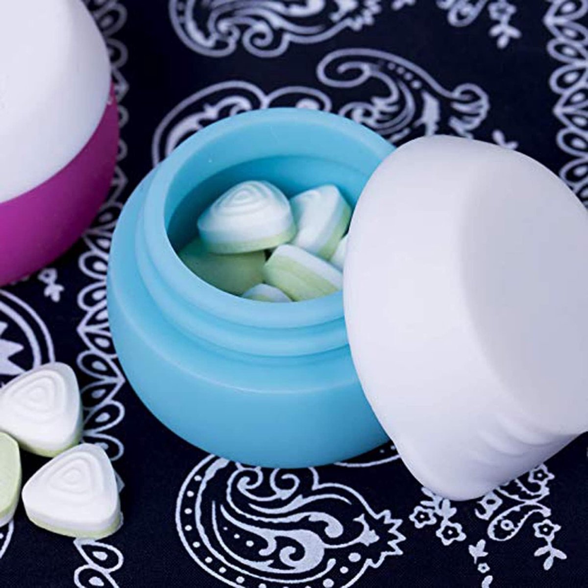 Travel Cosmetic Jars with Lids - Travel Cosmetic Containers - Pack of 4 - 20ml - Leakproof - Empty Makeup - with Sealed Lids - for Travel, Home & Outdoor - Silicone