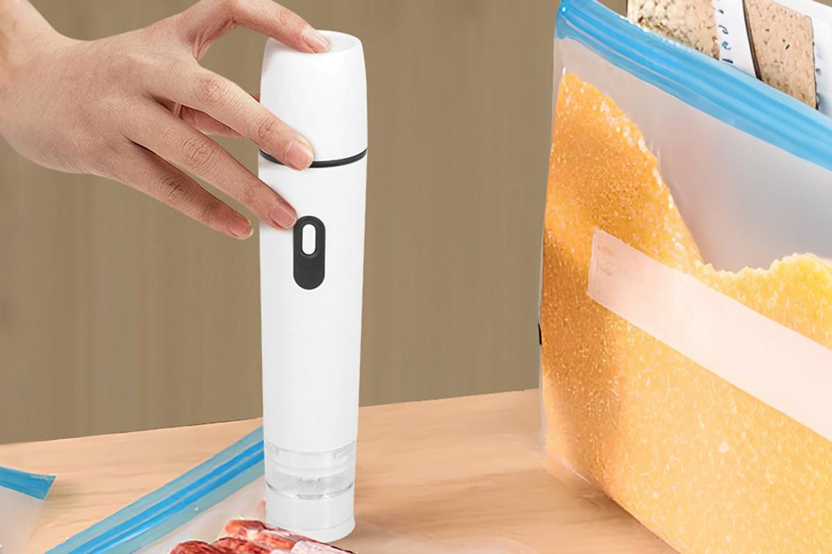 Compact Vacuum Sealer for Food Storage with 15 Reusable Vacuum Bags