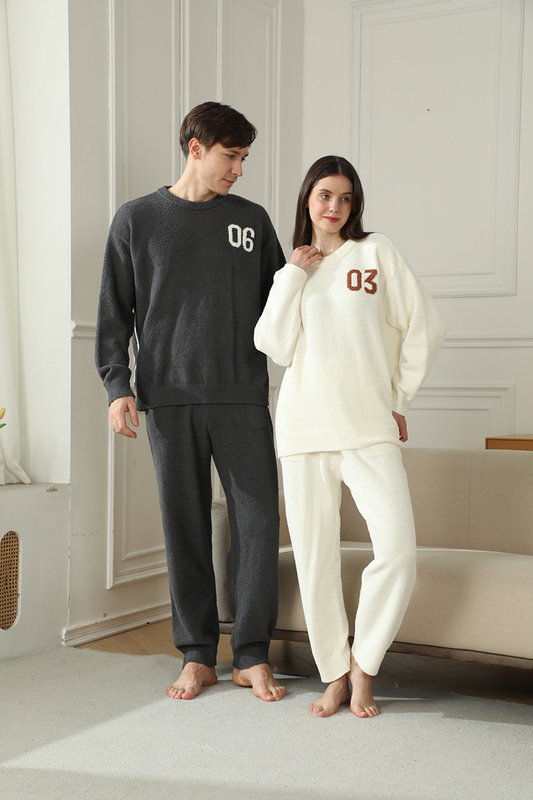 White Women's Warm & Cozy Semi-Flannel Couple's Pajamas — Knitted Digital Pattern, Soft Fleece Material, Pullover Style: The Ideal Choice for Loungewear in Autumn and Winter.