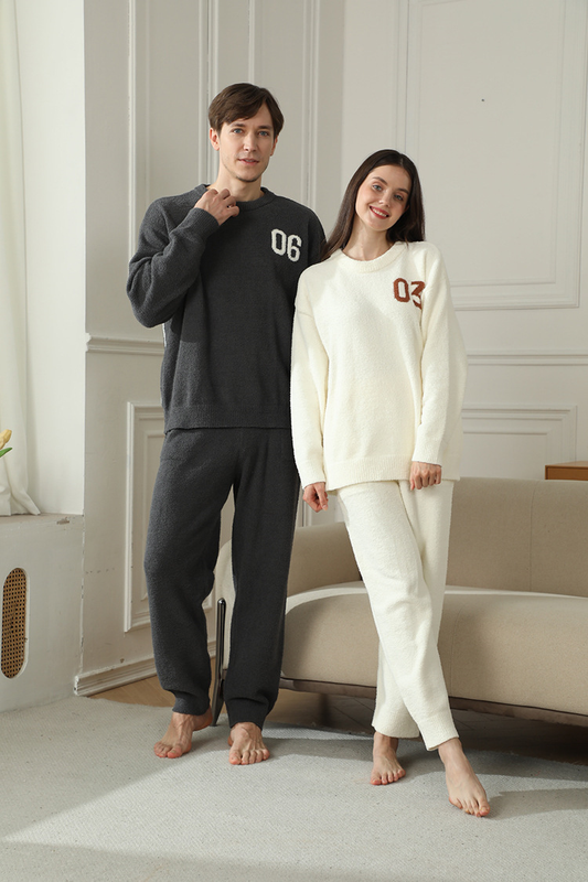 White Women's Warm & Cozy Semi-Flannel Couple's Pajamas — Knitted Digital Pattern, Soft Fleece Material, Pullover Style: The Ideal Choice for Loungewear in Autumn and Winter.